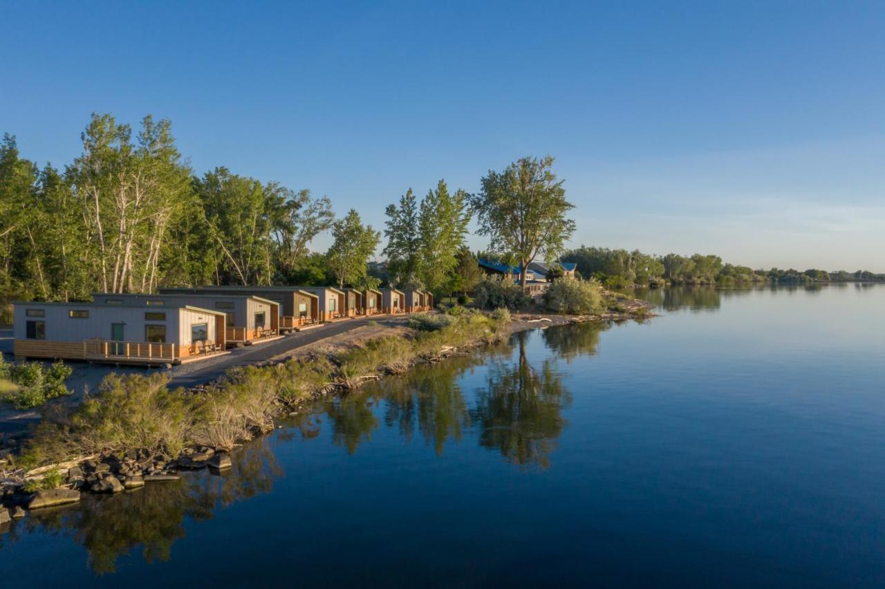 River Lodge And Cabins Boardman Exteriör bild
