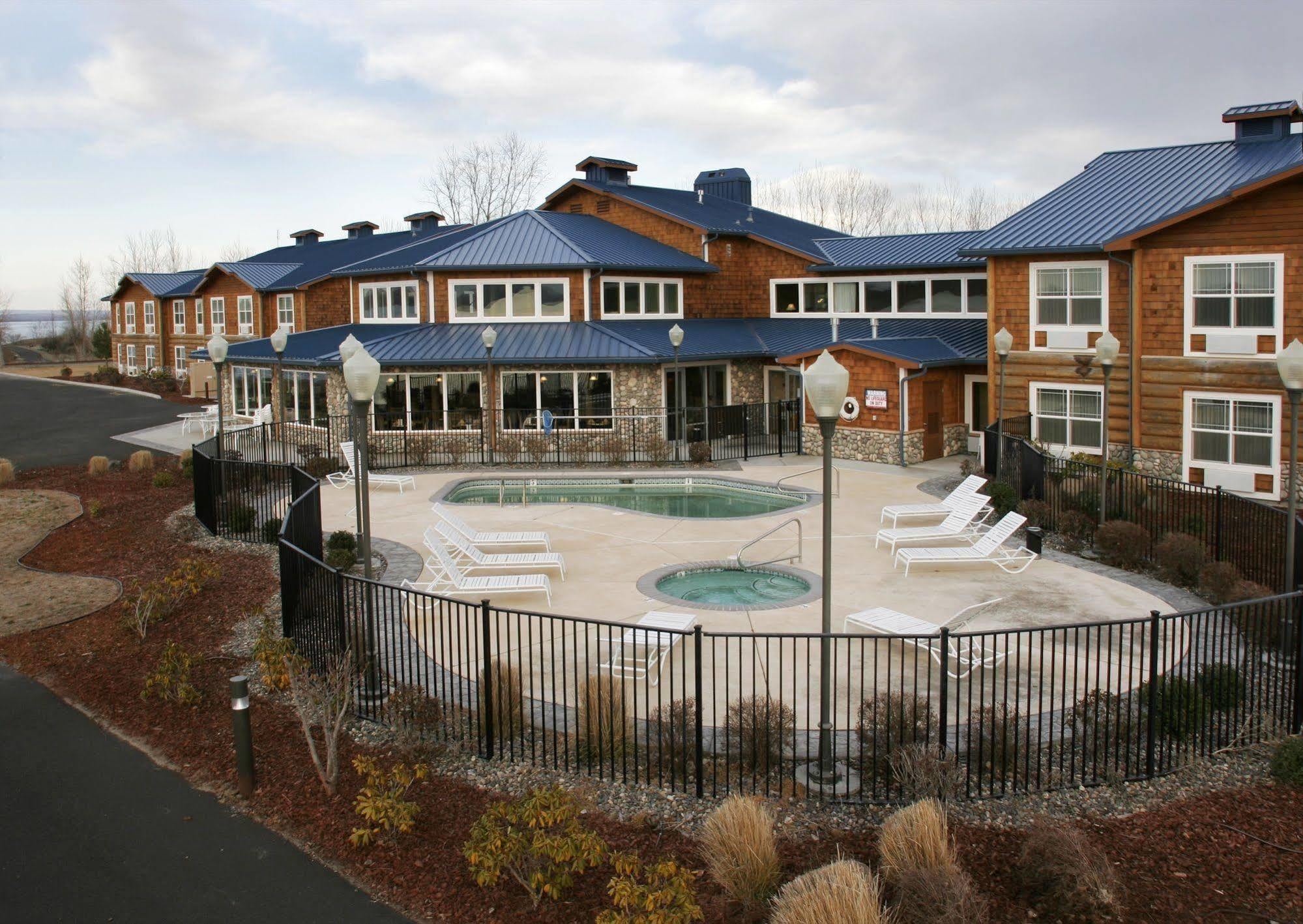 River Lodge And Cabins Boardman Exteriör bild